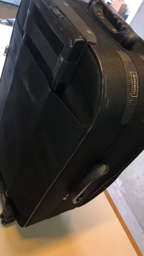 mala de viagem comp 65cm largura 45cm x altura 25cm