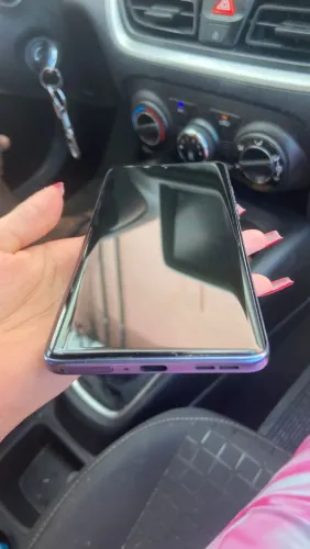 Vendo um celular Motorola edge 60 fusion nota fiscal,. 4 meses de uso em peito estado.