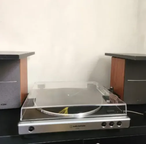 Toca-Discos Vinil LP Audio-Technica AT-LP60X