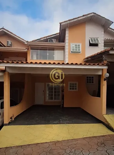 Casa à Venda no Condomínio Parque das Árvores - Jardim Califórnia, Jacareí/SP Excelente op