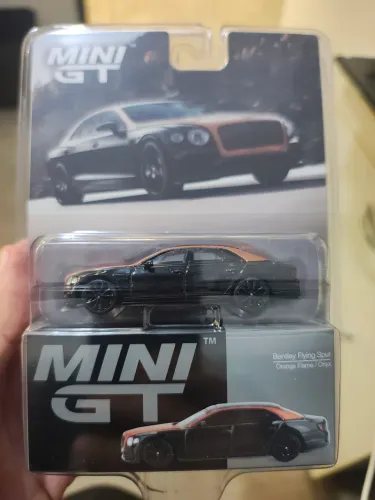miniGT 991 blister pack Bentley Flying Spur Orange Flame Onyx