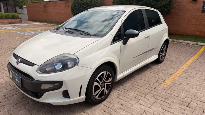 Fiat Punto Blackmotion Dual. 1.8 Flex 16V 5P 2016