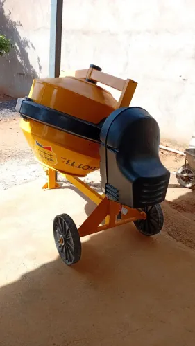 Betoneira Seminova 400lt Menegote