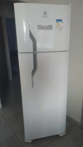 Geladeira Frosfree Electrolux, 310 litros