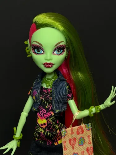 MONSTER HIGH CREEPRODUCTION VENUS