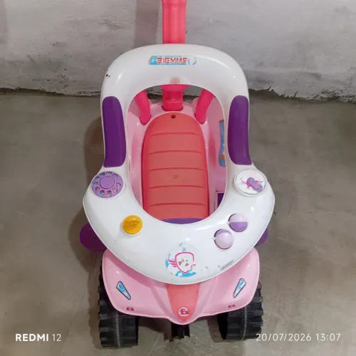 Carrinho de menina