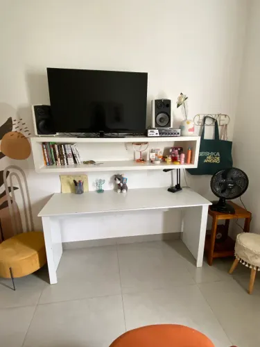 Mesa de estudo e nicho 