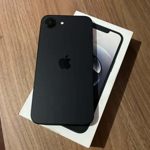 iPhone 16e seminovo
