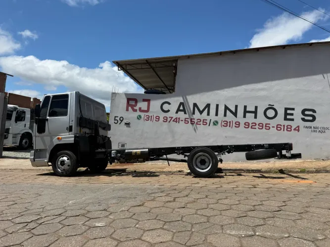 CAMINHÃO FORD CARGO 816 S UNICO DONO