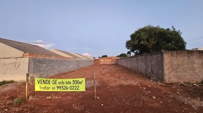 Vendo lote vazio com 300m²