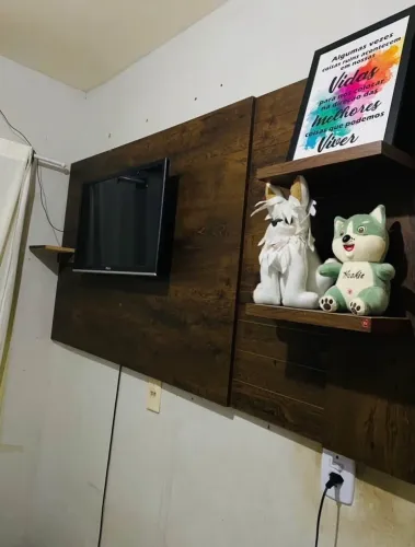 Vendo. Painel Super Grande suporta TV até 75