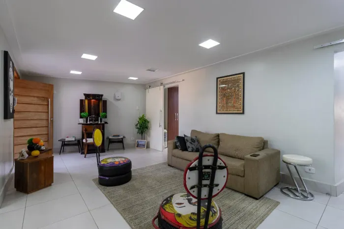 Casa para venda em Vila Monumento com 3 quartos, sendo 1 suíte, 220m²