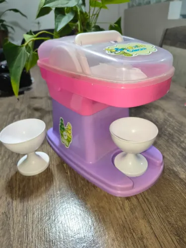 Máquina de sorvete brinquedo que funciona