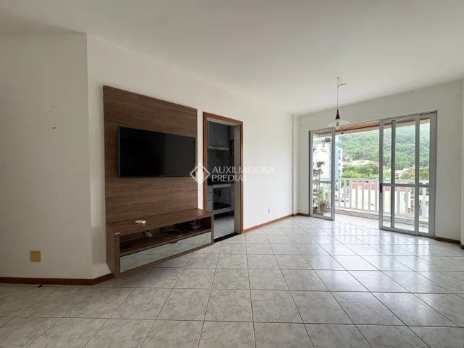 Apartamento no Itacorubi de 3 quartos, sendo 1 suíte