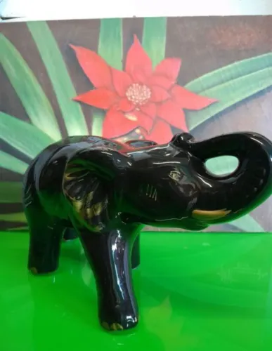 elefante decorativo porcelana vitrificada esmaltada negra item de colecionador ou leilão