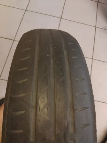 Pneu aro 14 175/70 todo bom deixo montado