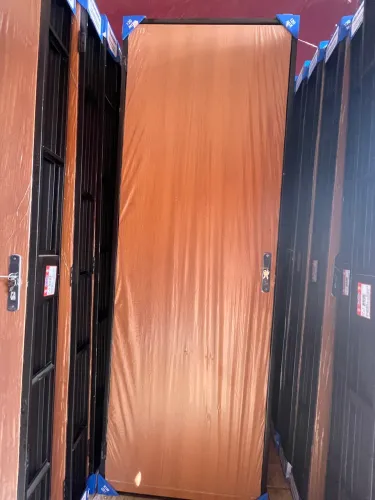 Porta madeira esquadria alumínio