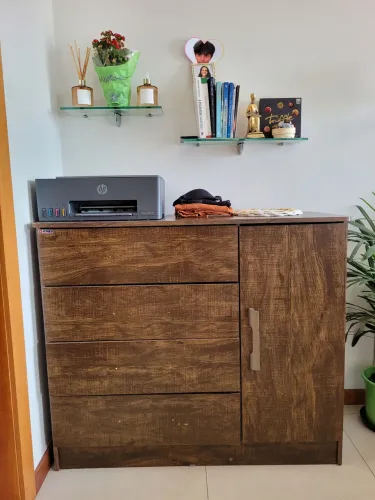 Comoda com 4 gavetas e 1 porta D'Oro