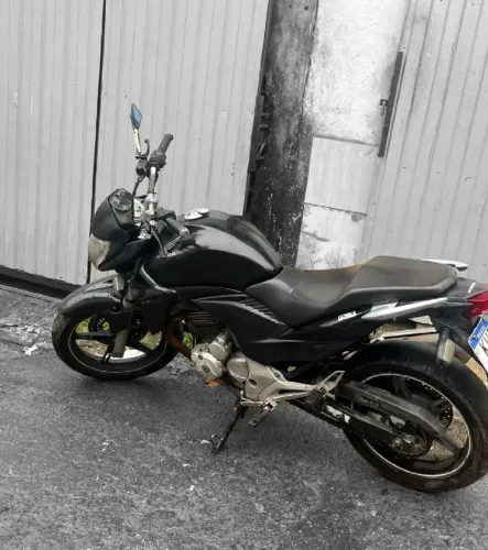 Moto impecável CB300R