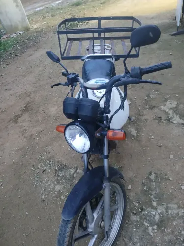 Vendo moto utilitária 