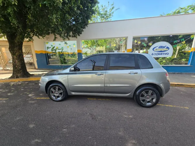 Fiat Stilo 1.8 Attractive Flex 8V 5P 2010
