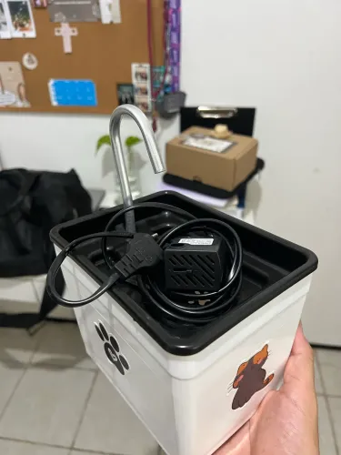 Fonte elétrica de água para bichinhos de estimação