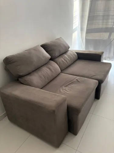 Sofá Usado em Ótima Estado - Confortável e bem Conservado!
