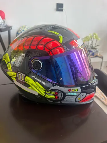 Vendo Capacete MT Helmets - Grafismo Exclusivo + Viseira Extra!