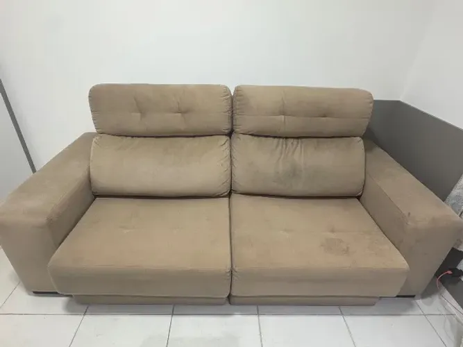 Sofá retrátil e reclinável