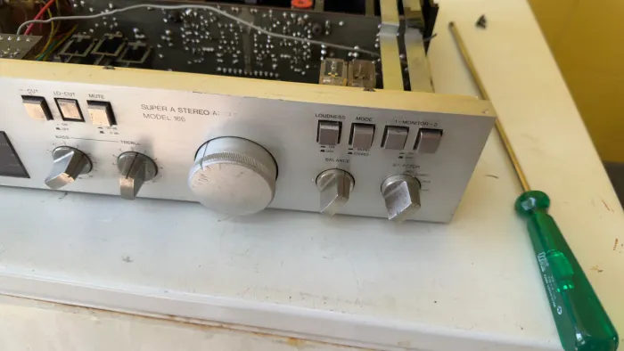 Vendo amplificador gradiente 166 como sucata 