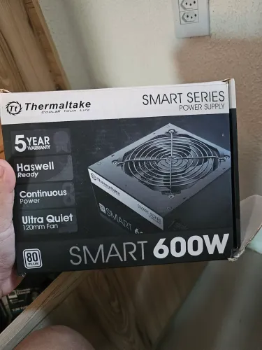 Fonte 600w Thermaltake defeito
