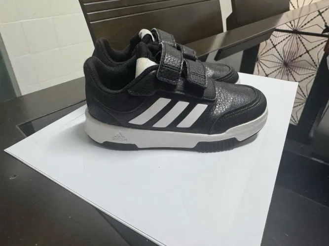 Tênis infantil adidas tensaur