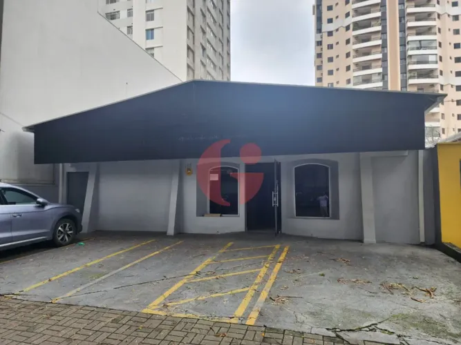 Casa comercial excelente para clínica e comércios em geral