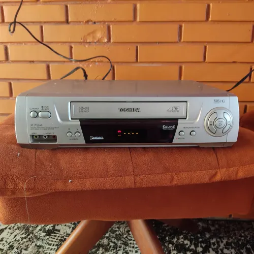 Vídeo cassete 7 cabeças Toshiba x794