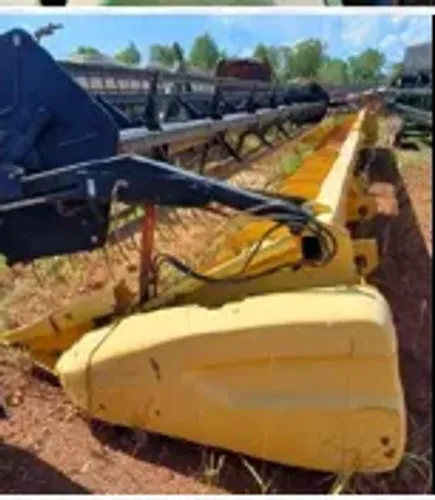 Vende-se Colhedora de Grãos Marca New Holland 