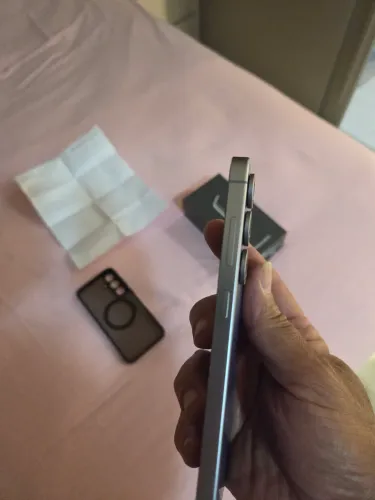 Samsung s25fe com 04 meses de uso e nota fiscal na garantia, aparelho i.pecavel de novo!