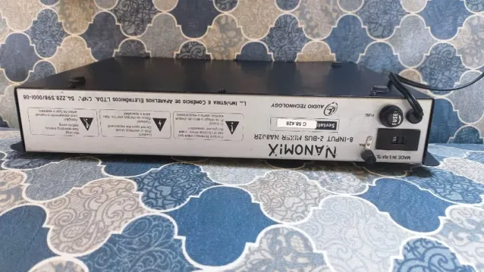 Mesa de Som Nanomix NA802R - 8 Canais