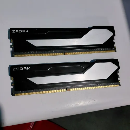 Kit memória RAM 2x8 (16GB total) Zadak 2666Mhz