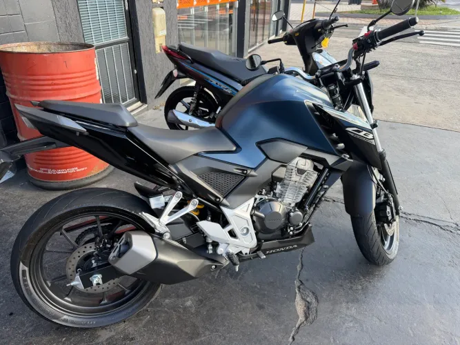 Cb300 twister único dono 2025/25 parcelo cartão