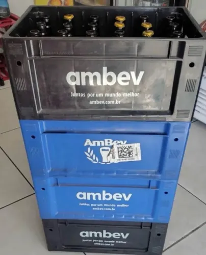 Vendo caixa 1/2 cerveja completo (engradado mais casco) , ?litrinho?,