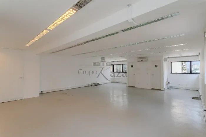 Conjunto Comercial - Vila Olímpia - 155m².
