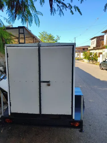 Carrocinha baú