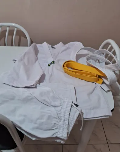 Dobok completo com 2 faixas 