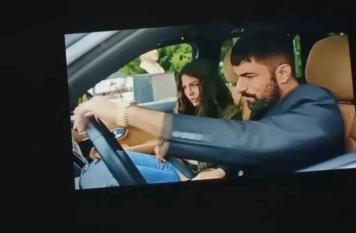 Vendo uma TV smart marca philco roku modelo atual deste ano nova so 1 mes de comprar top .