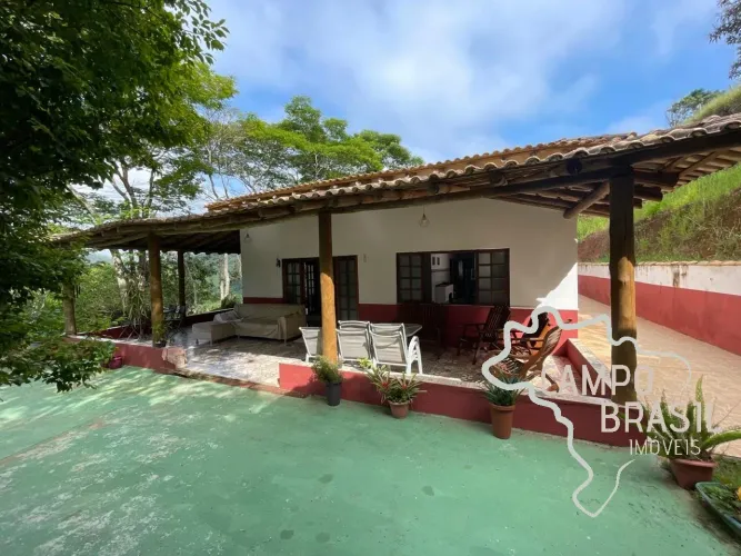 Ótima chácara em condomínio fechado! Com piscina, churrasqueira e quiosque!