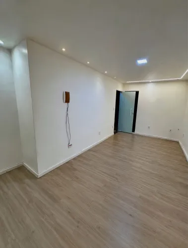 ALUGO SALA COMERCIAL EM ROCHA MIRANDA 