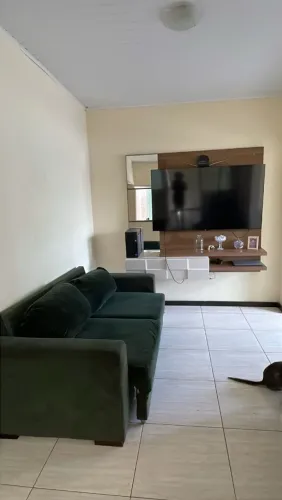 Sofá três lugares