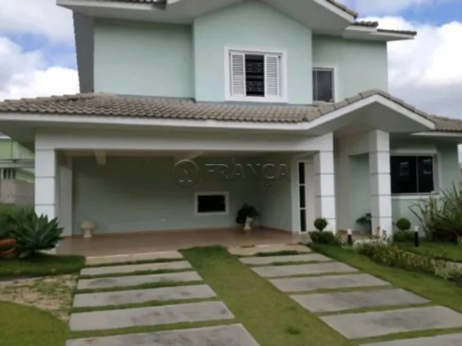 CASA EM CONDOMINIO 04 DORMITORIOS SENDO 02 SUITE - TERRRAS DE SANTA HELENA JACAREÍ SP