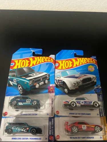 4 HOT WHEELS PACK