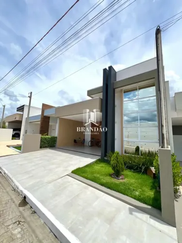Casa moderna e sofisticada no condomínio Amarina